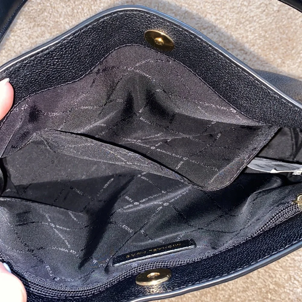 Michael Kors Nicole Leather Shoulder Bag - Picture 4 of 9